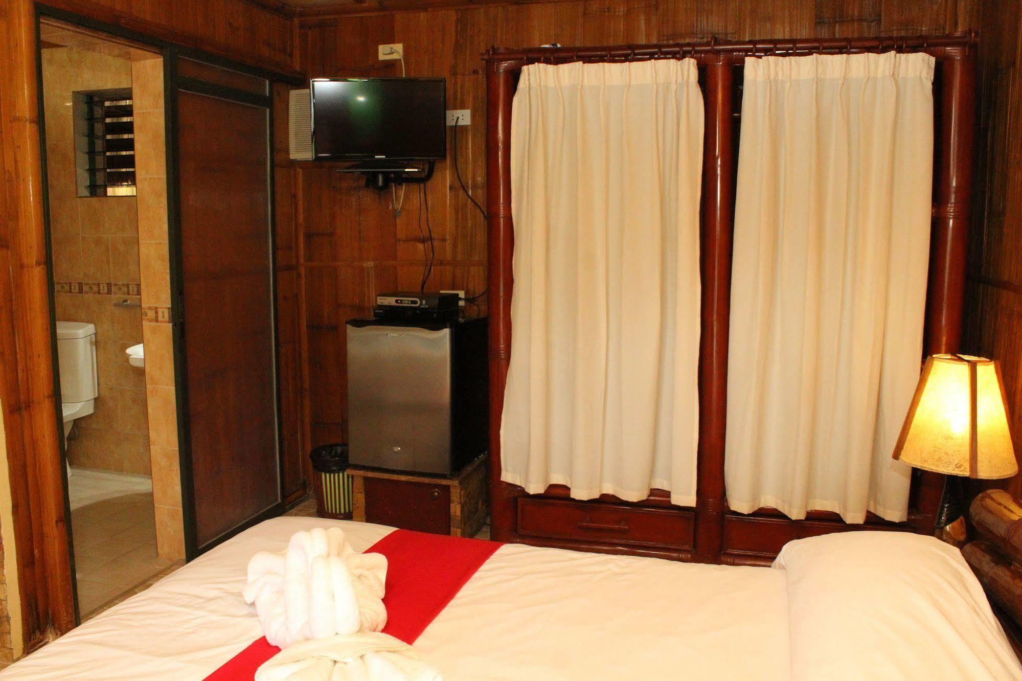 Commander Suites De Bohol Panglao Buitenkant foto
